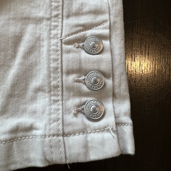 Gloria Vanderbilt All-Around Slimming Effect Beige Denim Capris - Picture 10 of 15